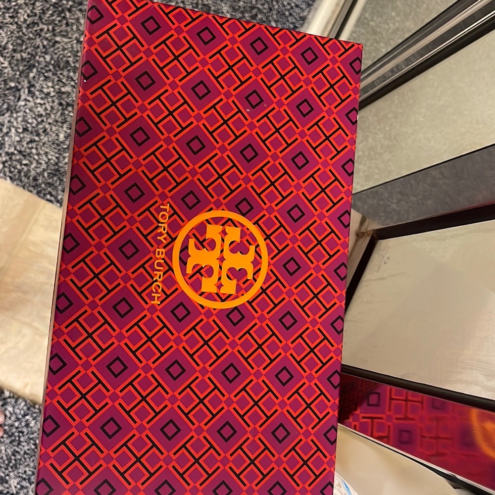 Tory Burch shoe box